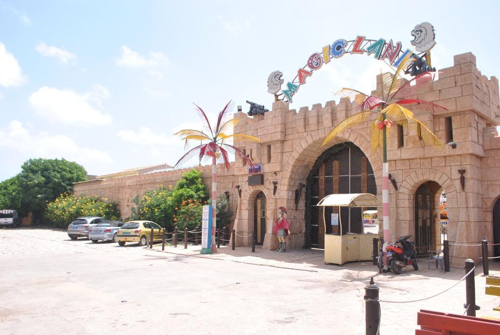 Hotel Magic Land Dakar Buitenkant foto