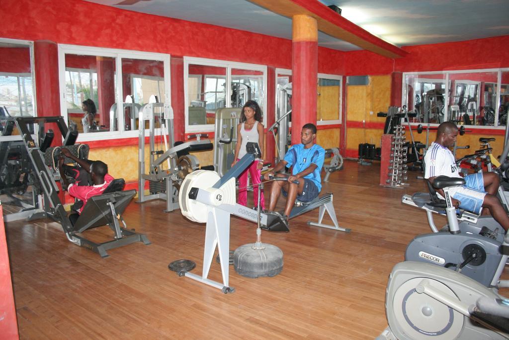 Hotel Magic Land Dakar Buitenkant foto