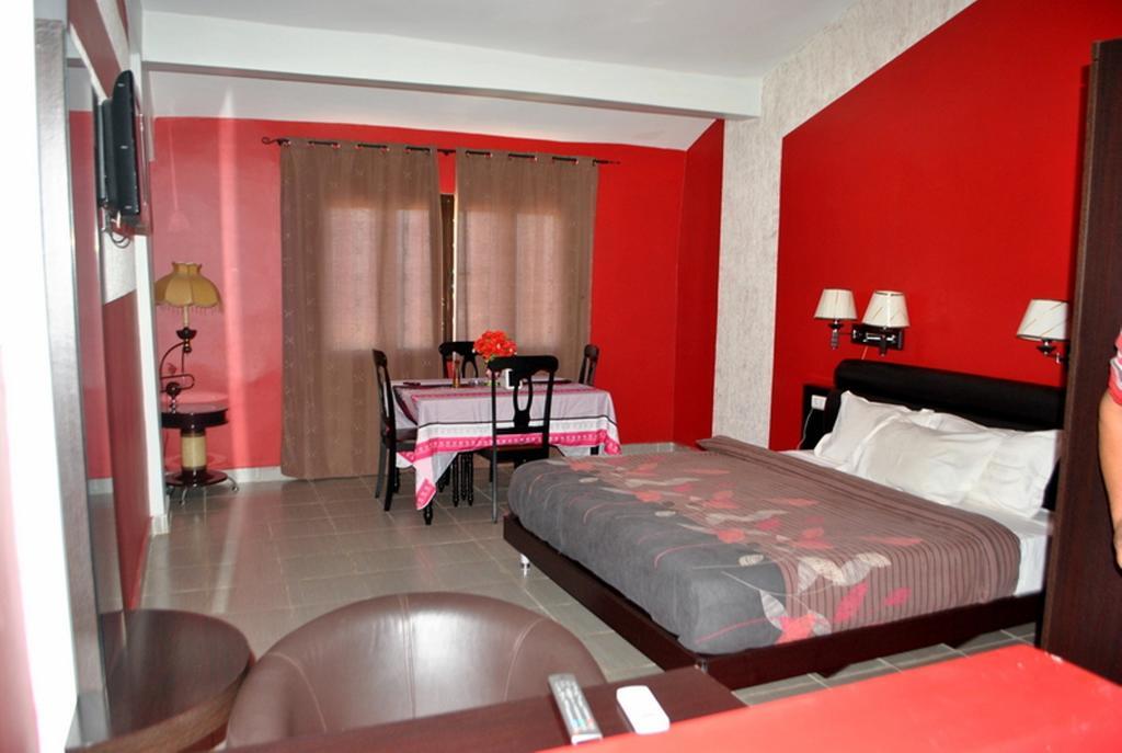 Hotel Magic Land Dakar Buitenkant foto