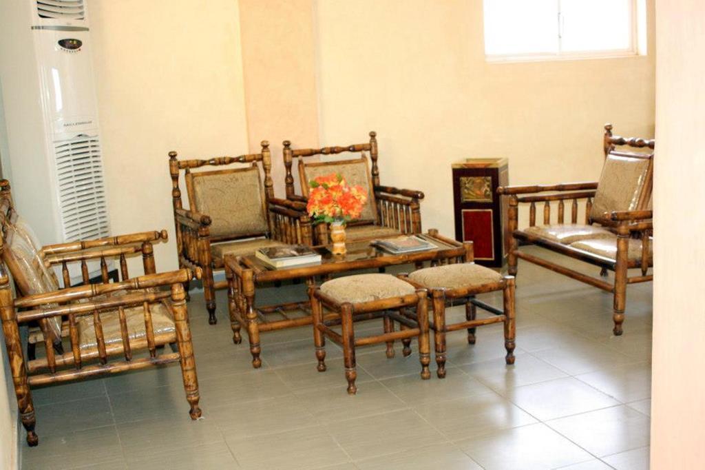 Hotel Magic Land Dakar Buitenkant foto