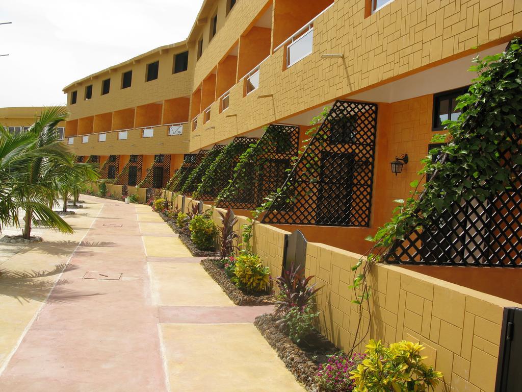 Hotel Magic Land Dakar Buitenkant foto